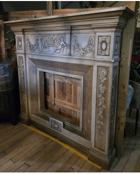 Le village de 58 brocanteurs - Très importante cheminée en platre signée Fontés