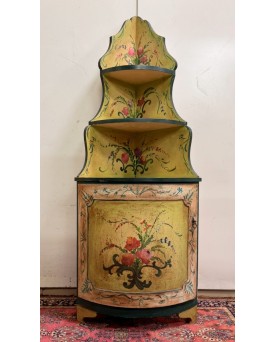 Le village de 58 brocanteurs - Encoignure galbée style Louis XV Venitienne en bois laqué