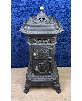 Le village de 58 brocanteurs - Poêle En Fonte Modèle Pagode De Chez Varigney En Haute Saône