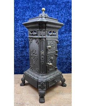 Le village de 58 brocanteurs - Poêle En Fonte Modèle Pagode De Chez Varigney En Haute Saône