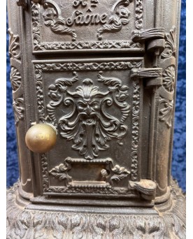Le village de 58 brocanteurs - Poêle En Fonte Modèle Pagode De Chez Varigney En Haute Saône