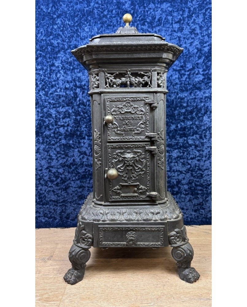 Le village de 58 brocanteurs - Poêle En Fonte Modèle Pagode De Chez Varigney En Haute Saône
