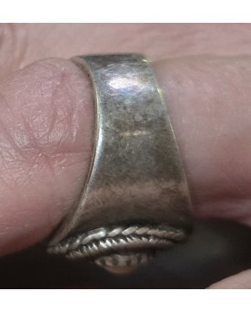 Le village de 58 brocanteurs - bague style Art Déco en argent et opale rose