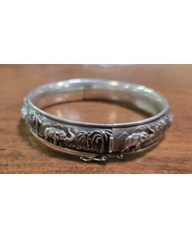 Le village de 58 brocanteurs - Bracelet orientaliste en argent