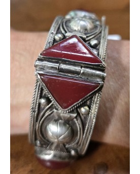 Le village de 58 brocanteurs - Bracelet bèrbére en argent et pierre