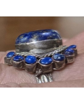 Le village de 58 brocanteurs -bague bérbère en argent et Lapis Lazuli
