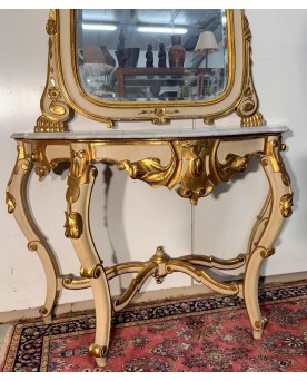 Le village de 58 brocanteurs - Importante console galbée + miroir style Louis XV en bois doré et laqué