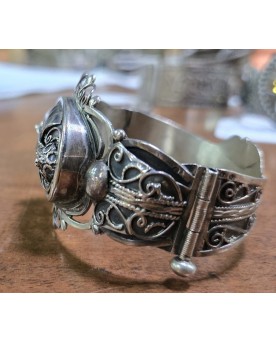 Le village de 58 brocanteurs -Bracelet bèrbére en argent