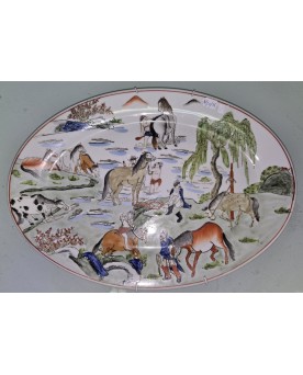 Le village de 58 brocanteurs -Luneville C. Boutet : grand plat en faience décors Chinois