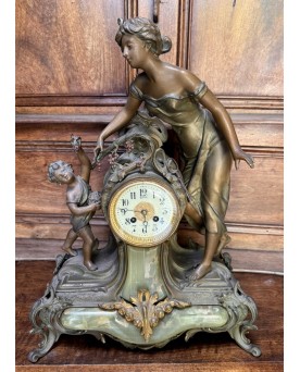 Le village de 58 brocanteurs - pendule époque Art Nouveau