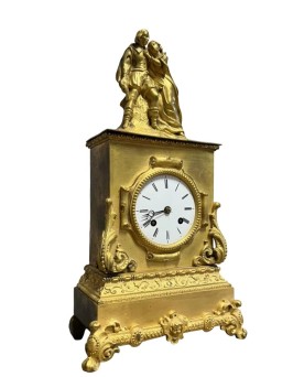 Le village de 58 brocanteurs Pendule borne en bronze doré d'époque Charles X vers 1820