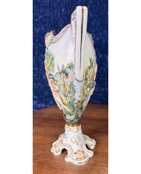 Le village de 58 brocanteurs -Capodimonte : Garniture Tryptique Aux Angelots En Porcelaine époque Début XXeme