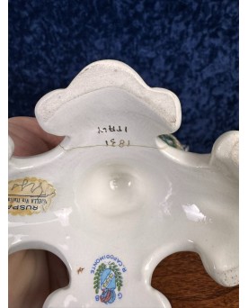 Le village de 58 brocanteurs -Capodimonte : Garniture Tryptique Aux Angelots En Porcelaine époque Début XXeme