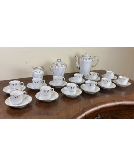Le village de 58 brocanteurs - Buffet époque Empire en noyer