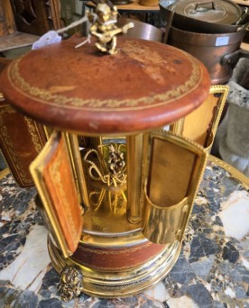Le village de 58 brocanteurs - Buffet époque Empire en noyer