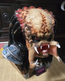 Le village de 58 brocanteurs - buste taille réelle 1:1 Predator sideshow