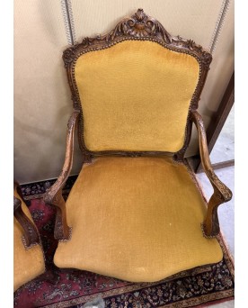 Le village de 58 brocanteurs -  Vitrine Venitienne en bois peint