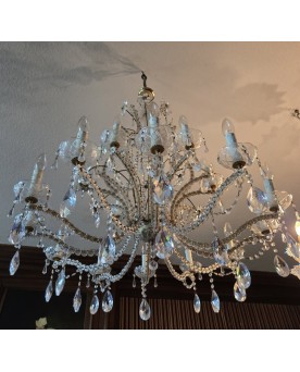 Le village de 58 brocanteurs -Murano : Très grand Lustre a pampilles en cristal