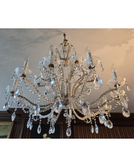 Le village de 58 brocanteurs -Murano : Très grand Lustre a pampilles en cristal