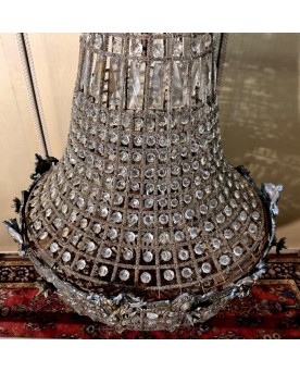 Le village de 58 brocanteurs - Enorme lustre montgolfiére a décors de tetes de Putti / h105 cm