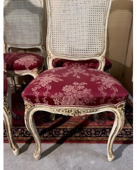 Série de quatre chaises Louis XV en bois laqué