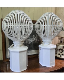 Le village de 58 brocanteurs - paire de trés grandes lampes modernistes en ceramique et bois peint