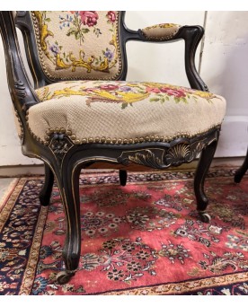 Le village de 58 brocanteurs -  Vitrine Venitienne en bois peint