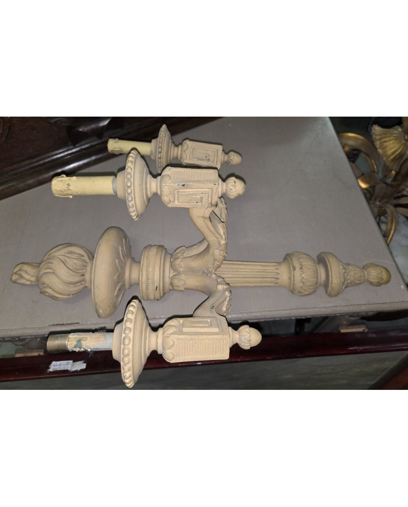 Le village de 58 brocanteurs - grande applique Louis XVI en bois laqué