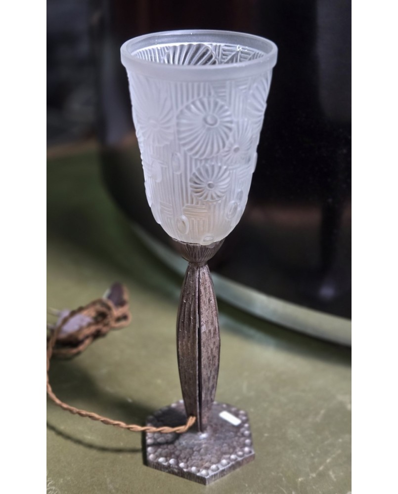 Le village de 58 brocanteurs - Lampe époque Art Nouveau dans le gout de Brandt signée Lorraine france