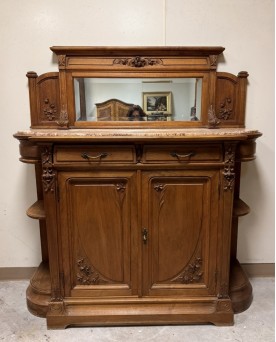 Le village de 58 brocanteurs - D'aprés Gauthier Poinsignon Buffet époque Art Nouveau Ecole de Nancy en noyer